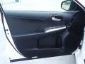 Super White - Camry SE Photo No. 32