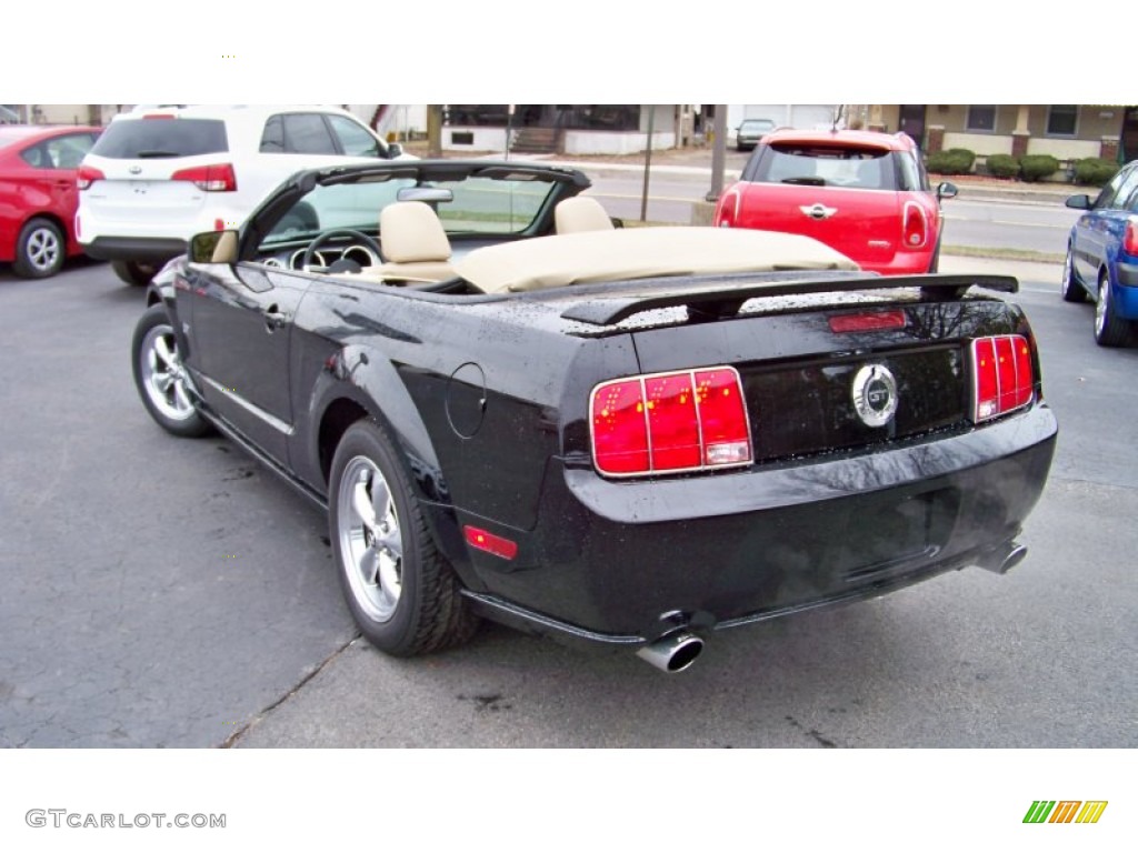 2006 Mustang GT Premium Convertible - Black / Light Parchment photo #7