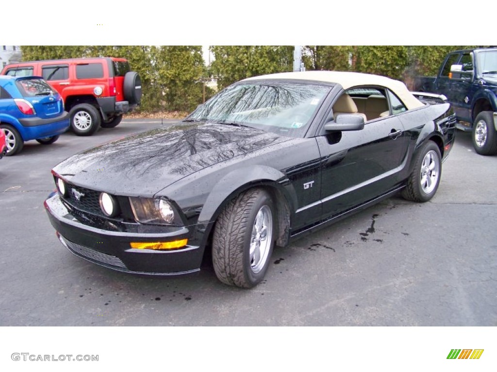 2006 Mustang GT Premium Convertible - Black / Light Parchment photo #19