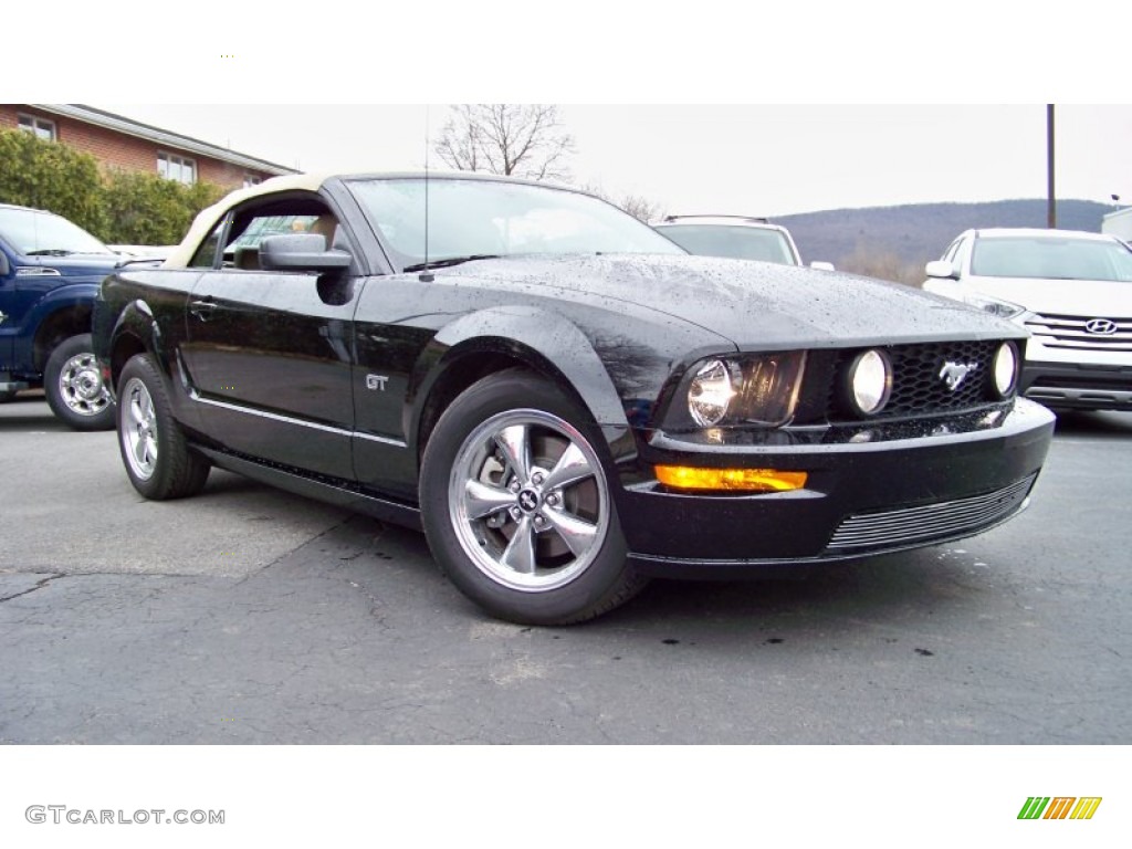 2006 Mustang GT Premium Convertible - Black / Light Parchment photo #22