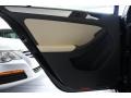 Black - Jetta SE Sedan Photo No. 29