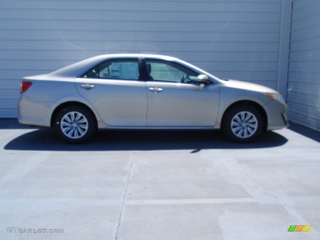 2014 Camry LE - Champagne Mica / Ivory photo #3