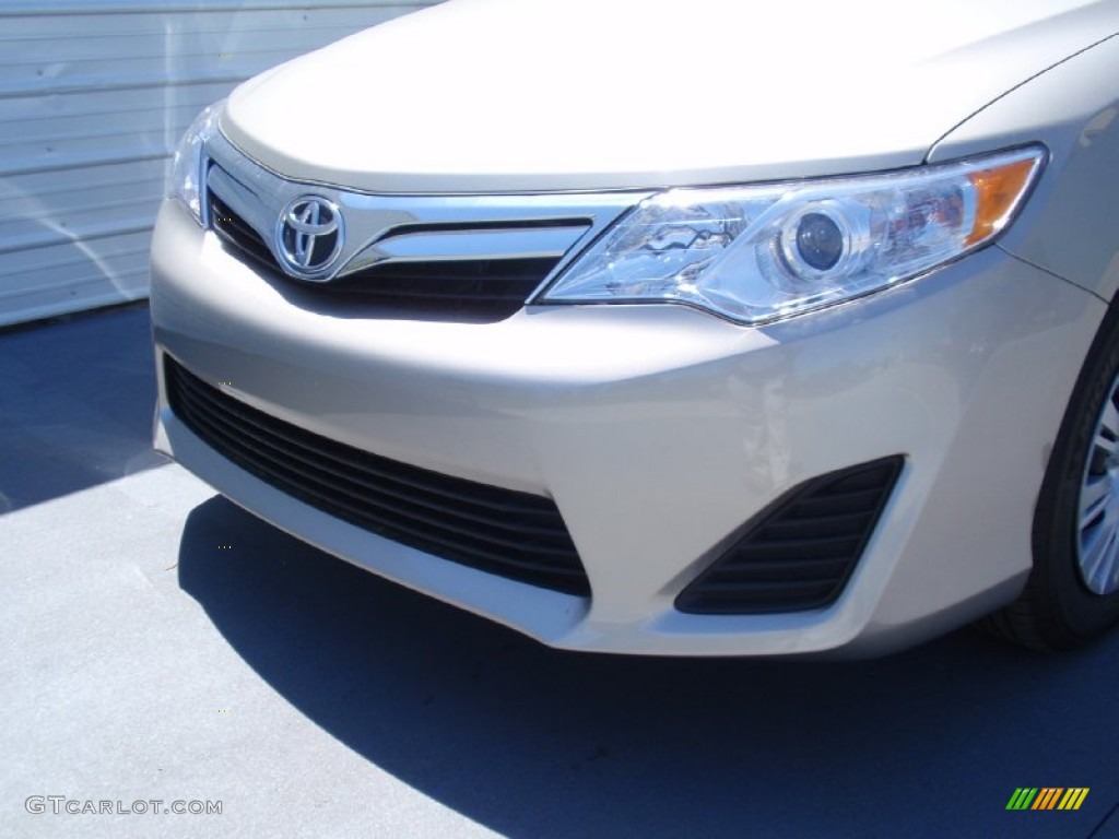 2014 Camry LE - Champagne Mica / Ivory photo #10