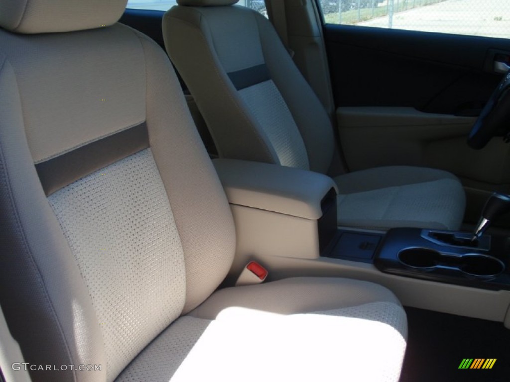 2014 Camry LE - Champagne Mica / Ivory photo #18
