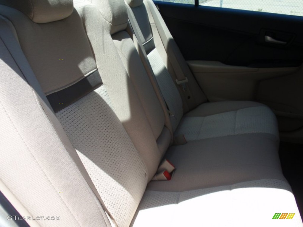 2014 Camry LE - Champagne Mica / Ivory photo #20
