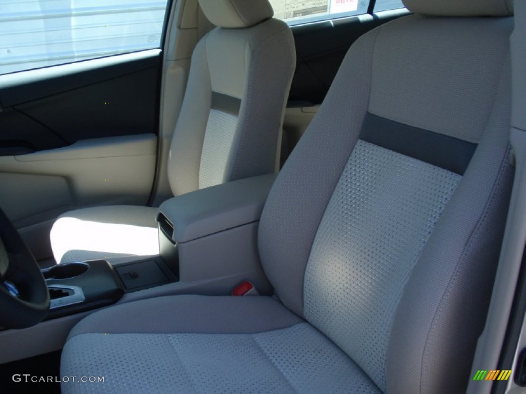 2014 Camry LE - Champagne Mica / Ivory photo #25