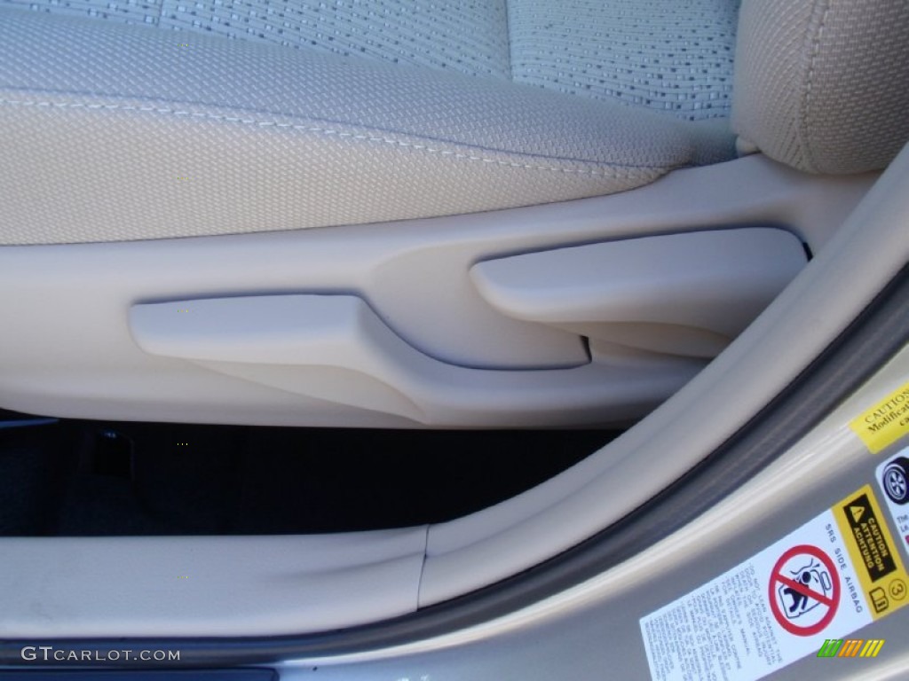 2014 Camry LE - Champagne Mica / Ivory photo #26