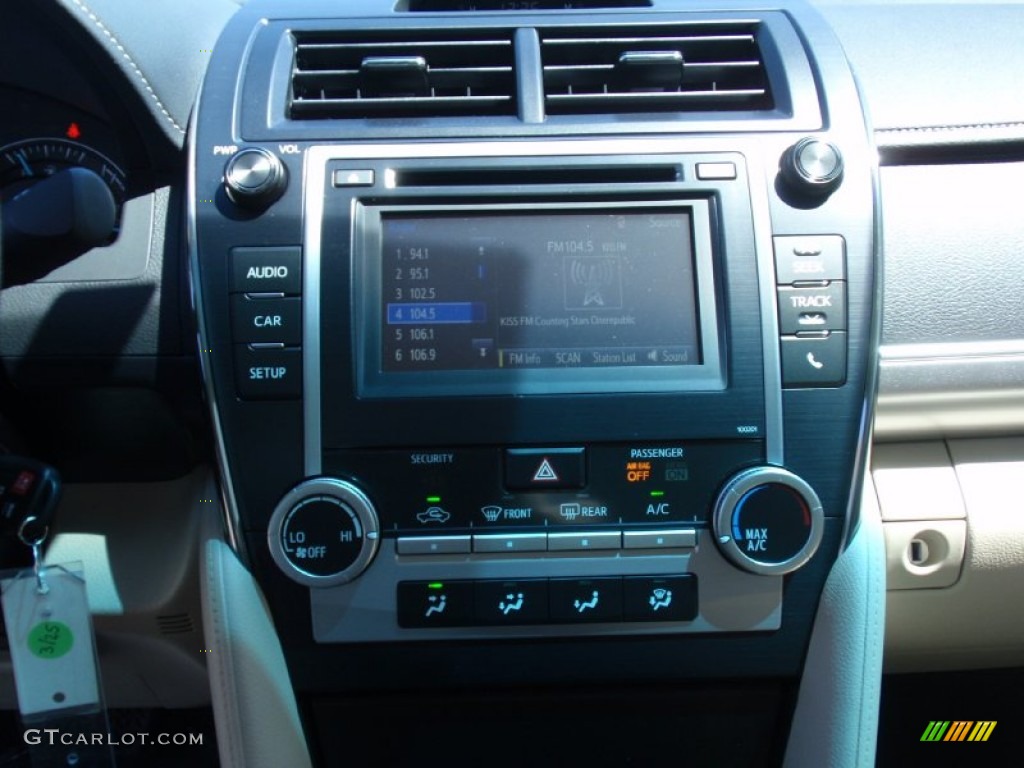 2014 Camry LE - Champagne Mica / Ivory photo #28