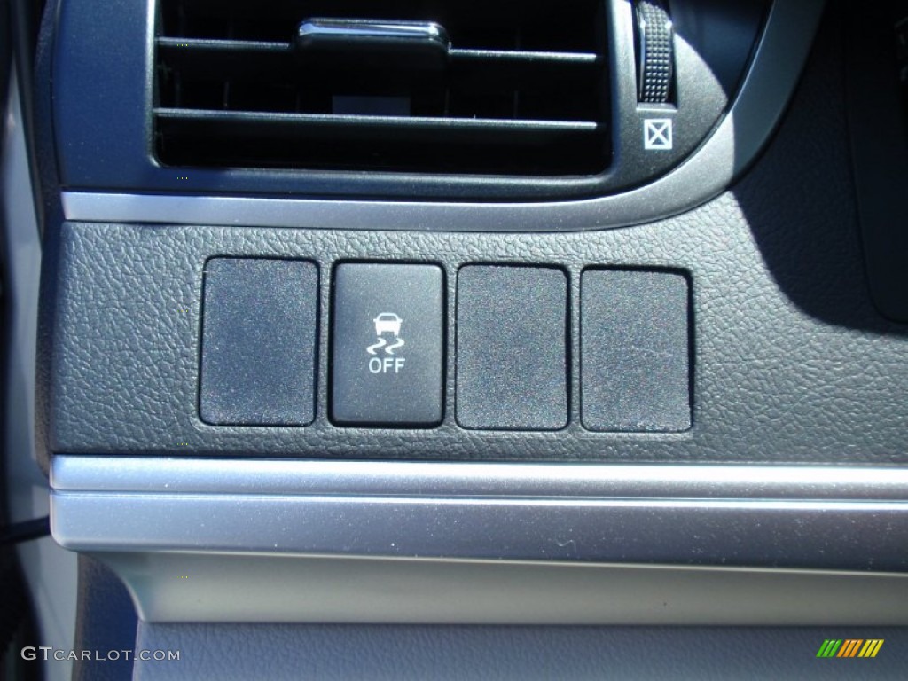 2014 Camry LE - Champagne Mica / Ivory photo #31