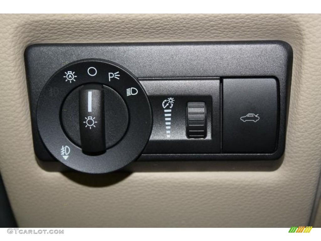 2008 Milan V6 Premier AWD - Black / Camel photo #34