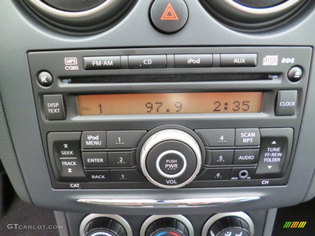 2014 Nissan Rogue Select S AWD Audio System Photo #92306142