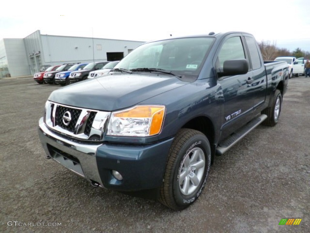2014 Titan SV King Cab 4x4 - Graphite Blue / Charcoal photo #3