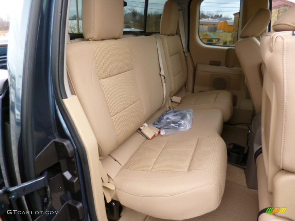 2014 Nissan Titan SV King Cab 4x4 Rear Seat Photo #92306871