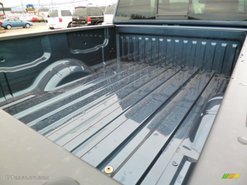 2014 Titan SV King Cab 4x4 - Graphite Blue / Almond photo #12