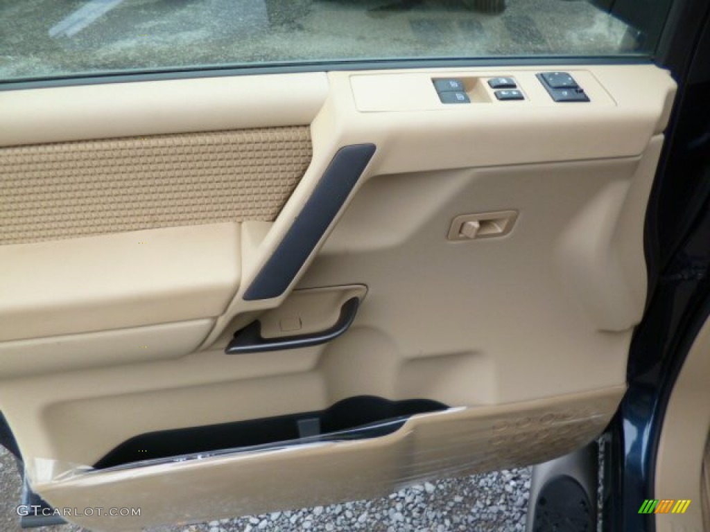 2014 Titan SV King Cab 4x4 - Graphite Blue / Almond photo #17
