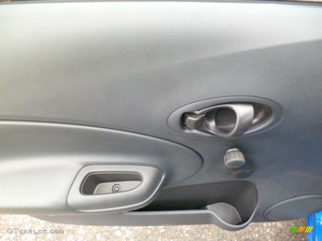2014 Versa Note S Plus - Metallic Blue / Charcoal photo #18