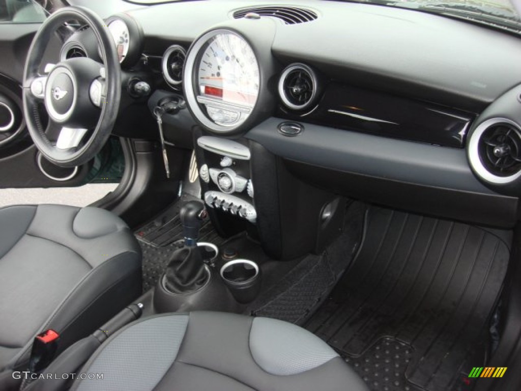 2010 Cooper S Hardtop - British Racing Green Metallic / Grey/Carbon Black photo #13