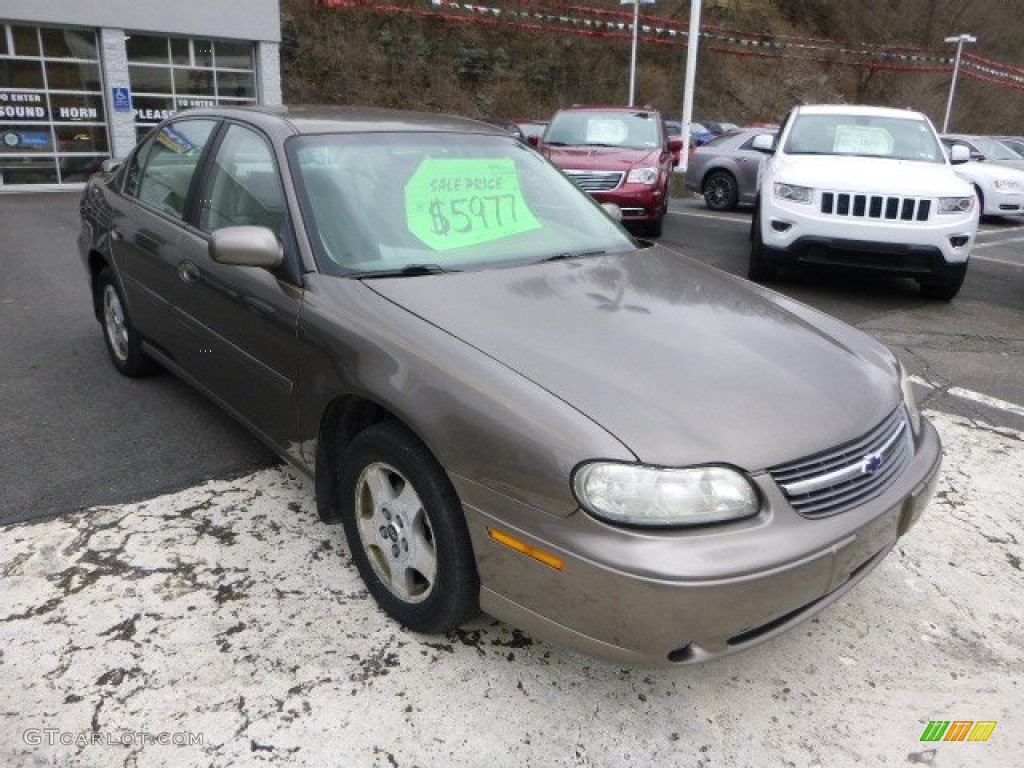 Medium Bronzemist Metallic 2002 Chevrolet Malibu LS Sedan Exterior Photo #92314452