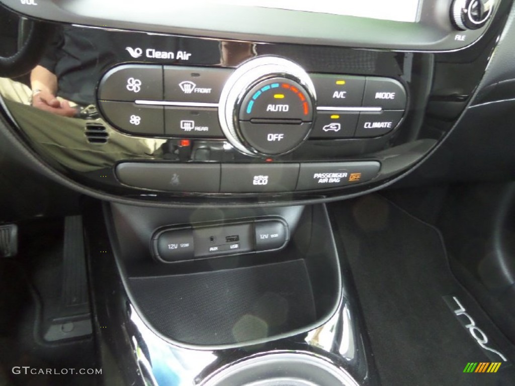2014 Kia Soul ! Controls Photo #92316792
