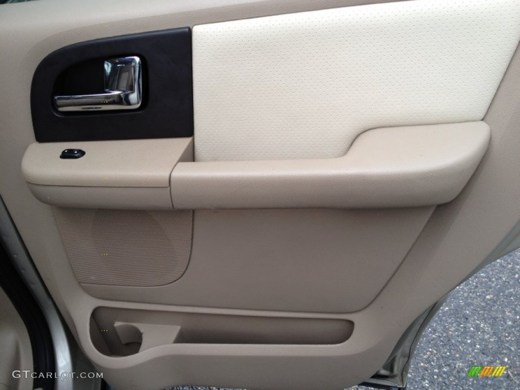 2005 Expedition XLT 4x4 - Pueblo Gold Metallic / Medium Flint Grey photo #10