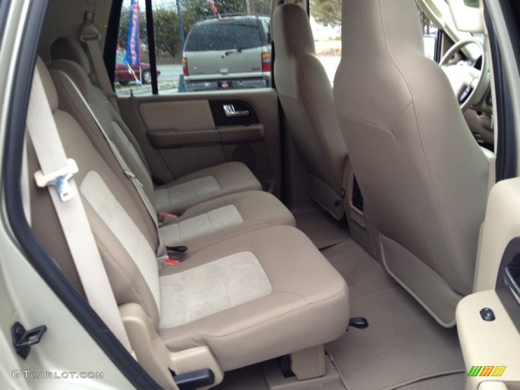 2005 Expedition XLT 4x4 - Pueblo Gold Metallic / Medium Flint Grey photo #11