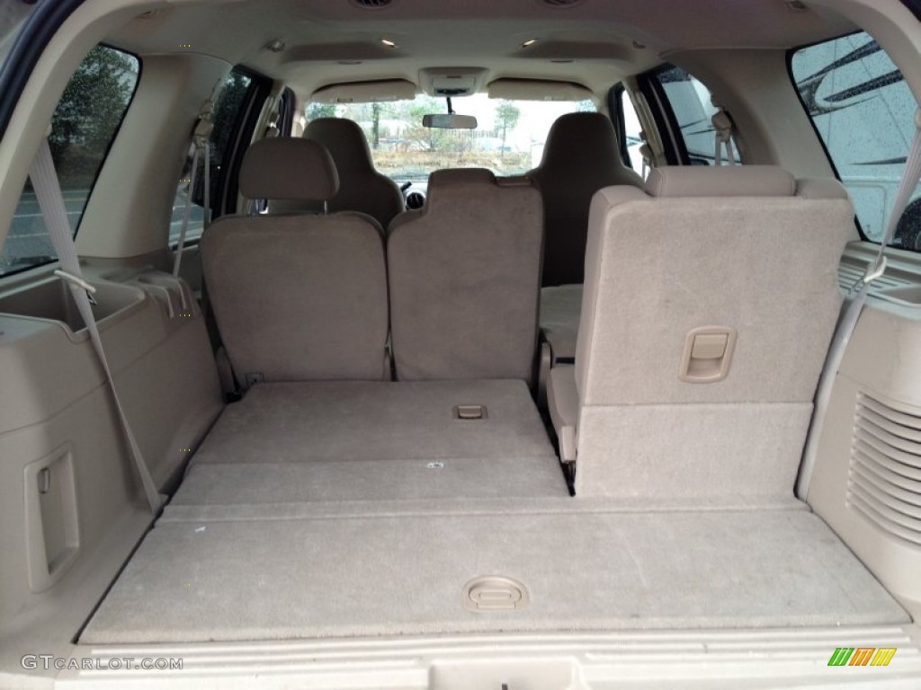 2005 Expedition XLT 4x4 - Pueblo Gold Metallic / Medium Flint Grey photo #15