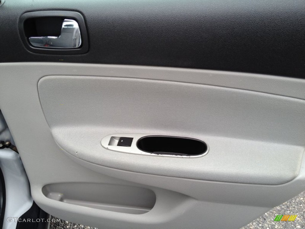 2005 Cobalt LS Sedan - Ultra Silver Metallic / Gray photo #13