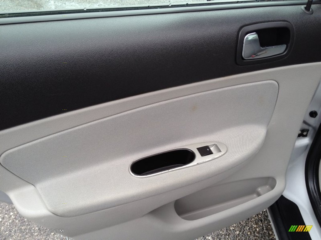 2005 Cobalt LS Sedan - Ultra Silver Metallic / Gray photo #20