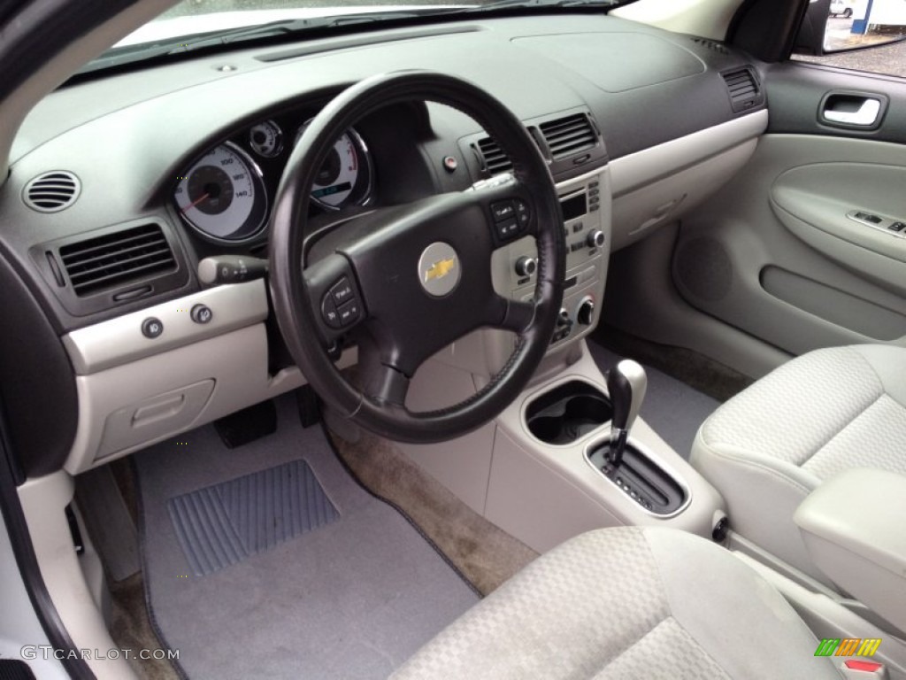 2005 Cobalt LS Sedan - Ultra Silver Metallic / Gray photo #23