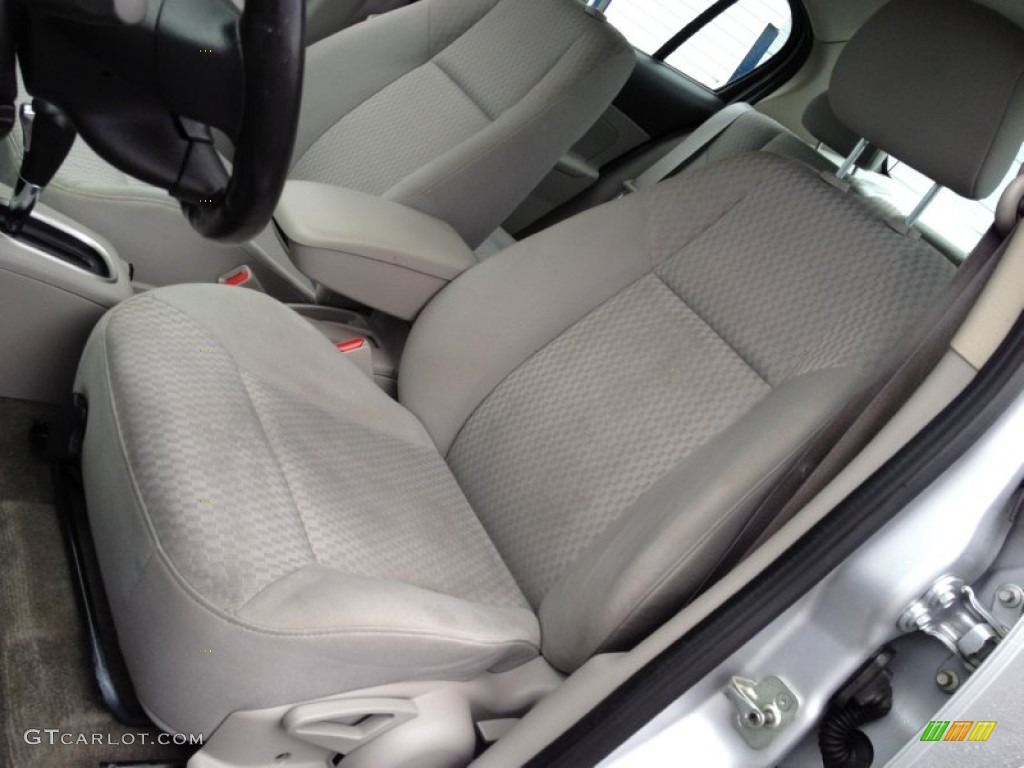 2005 Cobalt LS Sedan - Ultra Silver Metallic / Gray photo #26