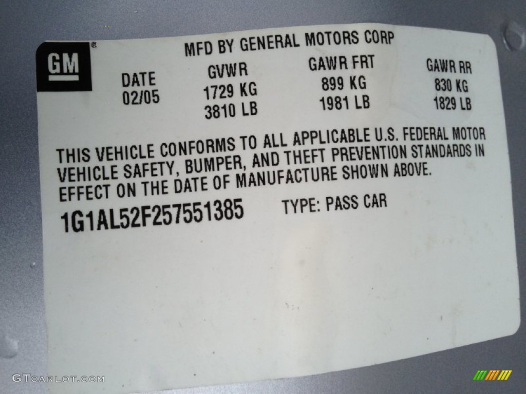 2005 Cobalt LS Sedan - Ultra Silver Metallic / Gray photo #27