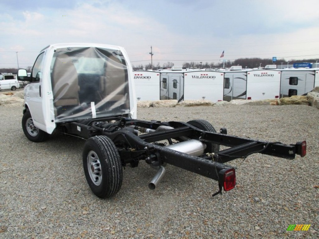 2014 Savana Cutaway 3500 Chassis - Summit White / Neutral photo #5