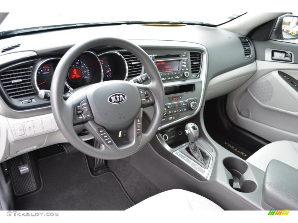 Gray Interior 2013 Kia Optima LX Photo #92324142