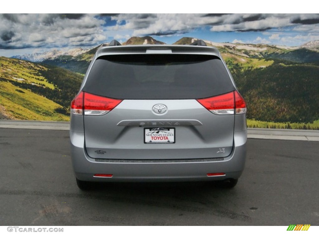 2014 Sienna LE AWD - Silver Sky Metallic / Light Gray photo #4