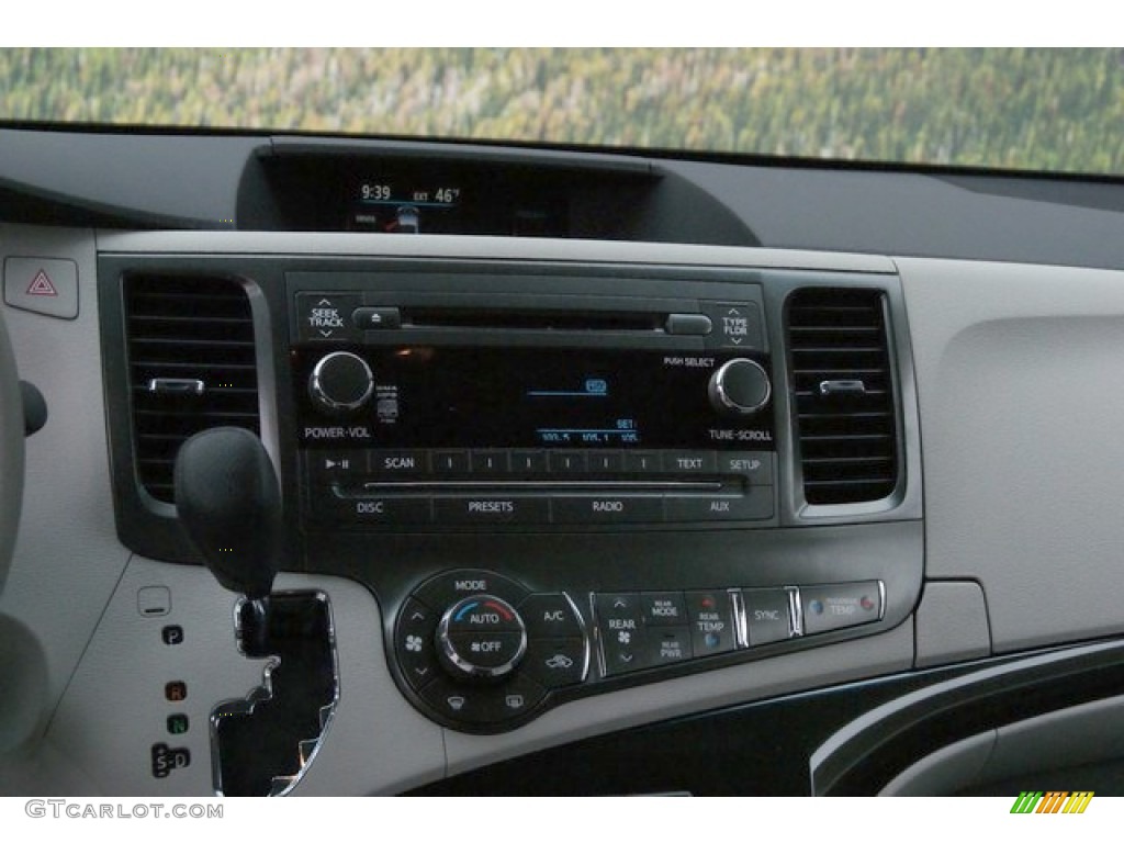 2014 Sienna LE AWD - Silver Sky Metallic / Light Gray photo #6