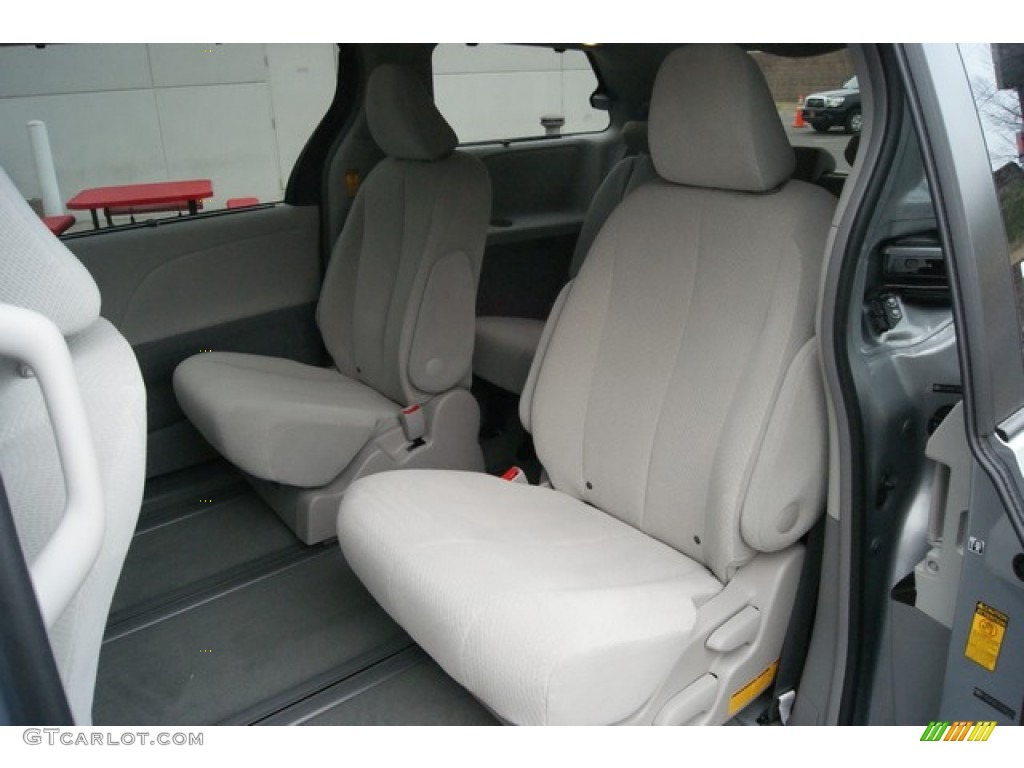 2014 Sienna LE AWD - Silver Sky Metallic / Light Gray photo #7