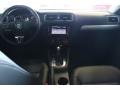 Black - Jetta SE Sedan Photo No. 33