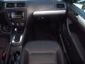 Black - Jetta SE Sedan Photo No. 15
