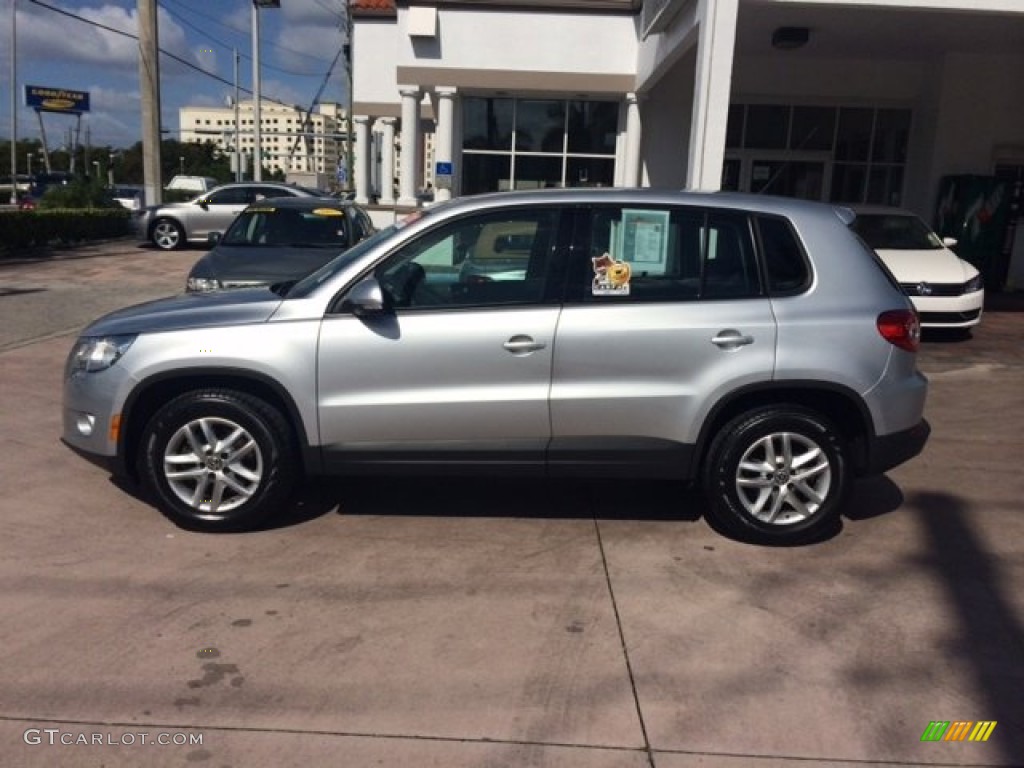 2011 Tiguan S - Reflex Silver Metallic / Charcoal photo #2