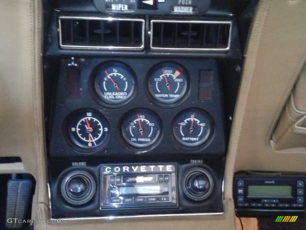 1975 Chevrolet Corvette Stingray Coupe Gauges Photo #92345448