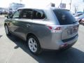 2014 Mercury Gray Metallic Mitsubishi Outlander SE  photo #5