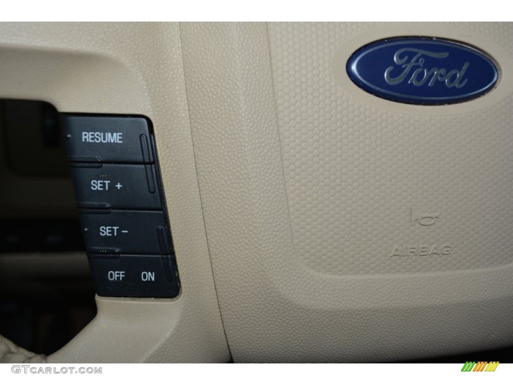 2009 Ford Escape XLT V6 Controls Photo #92348814