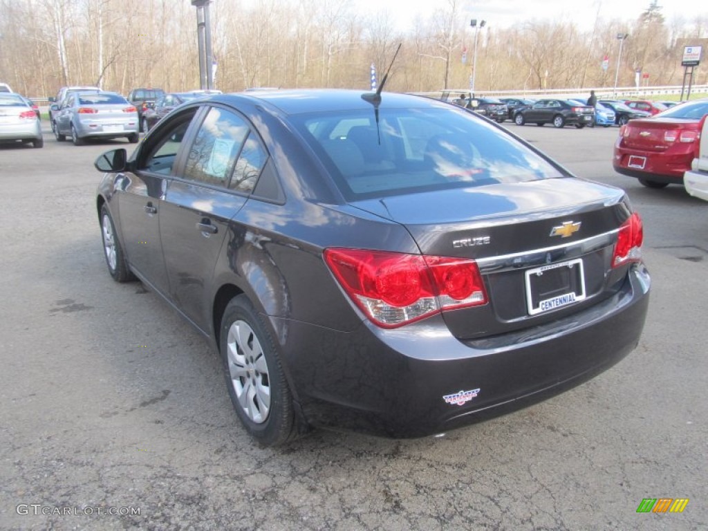 2014 Cruze LS - Tungsten Metallic / Jet Black/Medium Titanium photo #4