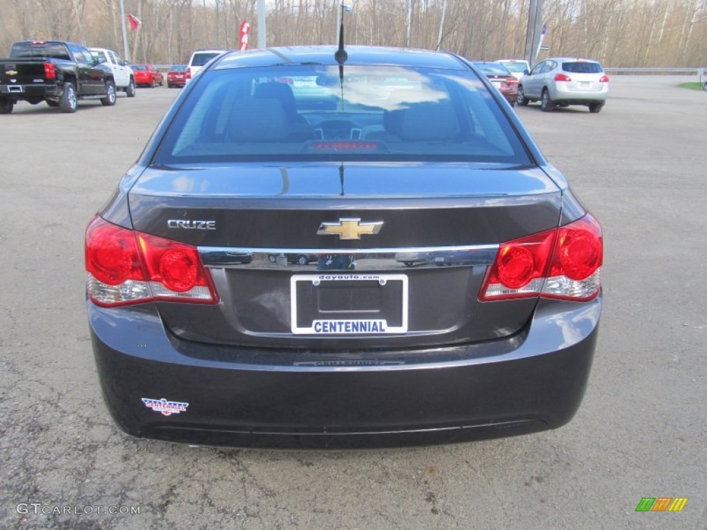 2014 Cruze LS - Tungsten Metallic / Jet Black/Medium Titanium photo #5