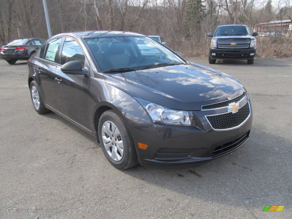 2014 Cruze LS - Tungsten Metallic / Jet Black/Medium Titanium photo #7