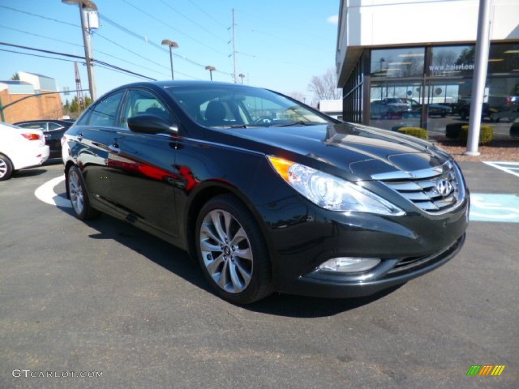 2011 Sonata SE 2.0T - Midnight Black / Black photo #1