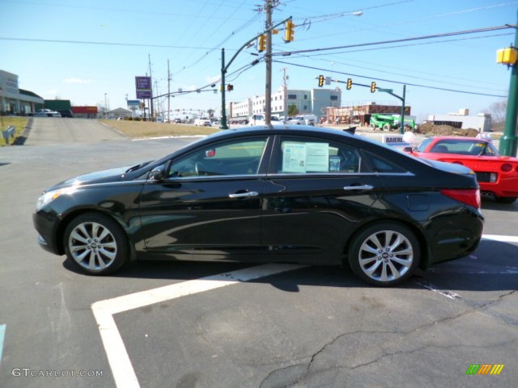 2011 Sonata SE 2.0T - Midnight Black / Black photo #4