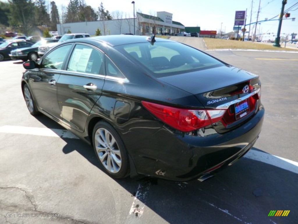 2011 Sonata SE 2.0T - Midnight Black / Black photo #5