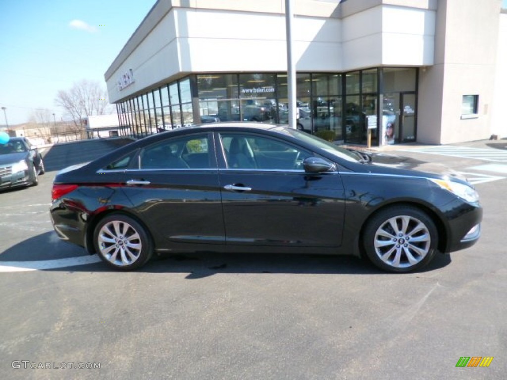 2011 Sonata SE 2.0T - Midnight Black / Black photo #8