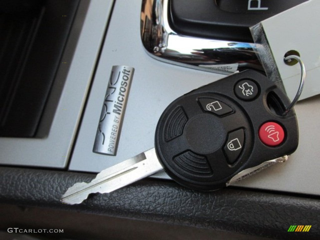 2011 Ford Fusion SEL Keys Photos
